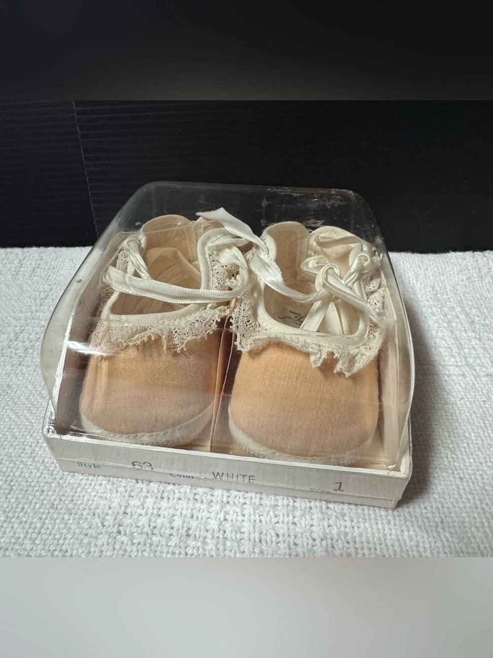 Vintage Mrs. Day's Ideal Baby Shoes Co. Style 63 Color cream Size 1